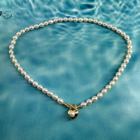 Heart Lock Rice Pearl Collar Necklace – Elegant, Versatile & Modern